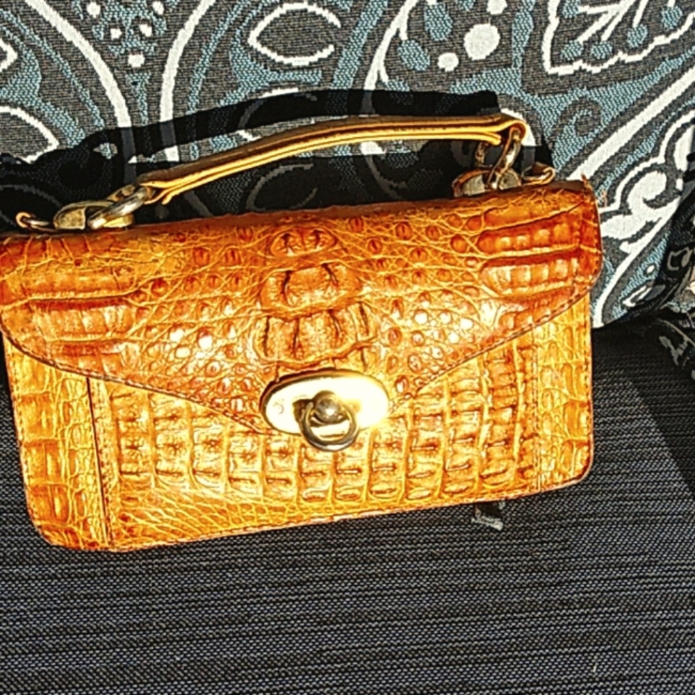 Crocodile purse by LOS ALTOS rich gold color
